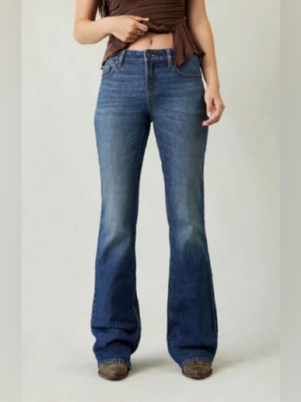 PacSun Jade Low Rise Boot Cut Flare Jeans in Eliska Wash Size 28 Short